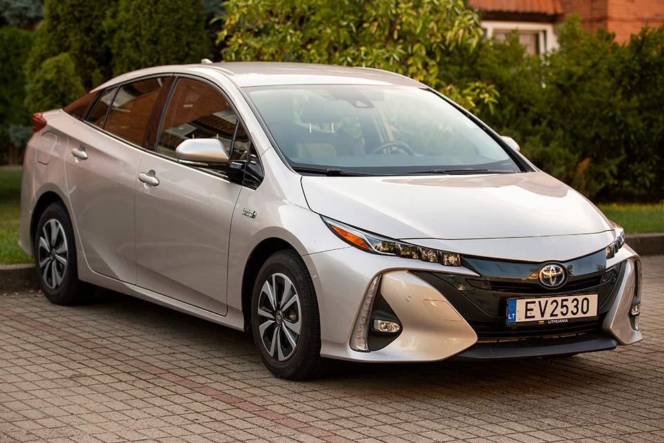 Toyota Prius | Best Cars to Sell Right Now | CashForCars.com